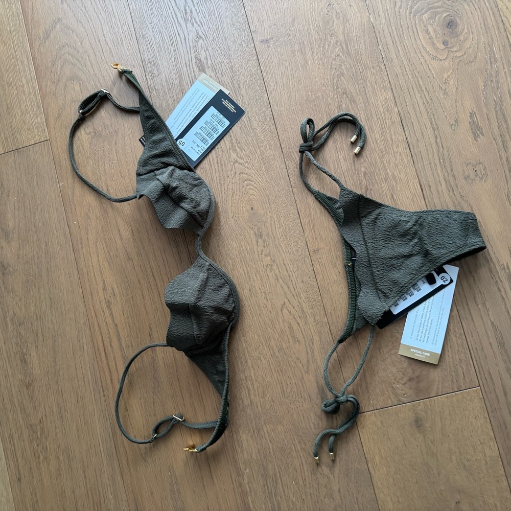 REVOLVE| Vix BNWT Bikini Set